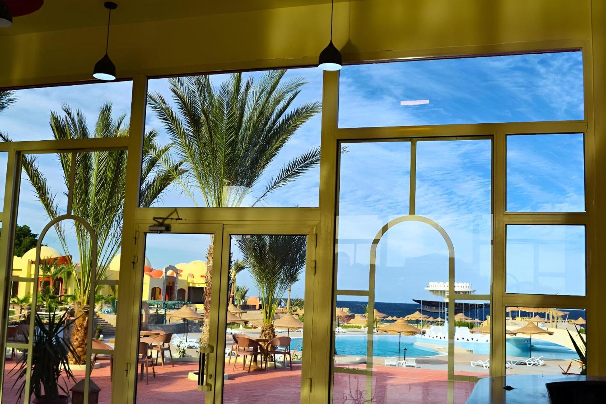 Hostmark Zabargad Beach Resort Abu Ghusun Exterior foto